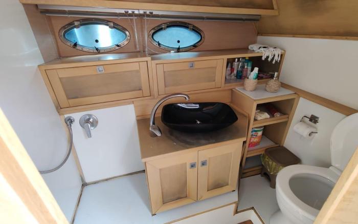 Luxurious Caprie Italia Boat Rental with Breathtaking Ocean Views