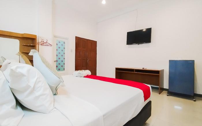 RedDoorz near Focal Point Medan