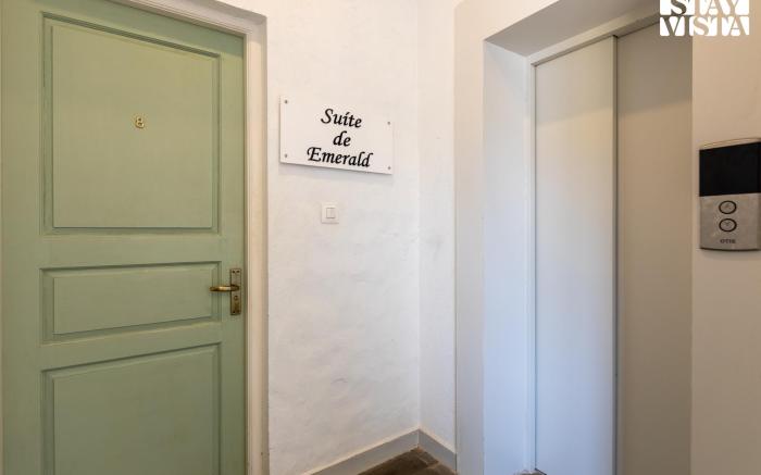 StayVista at Suite De Emerald