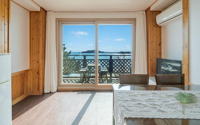 Yeongheungdo Rainbow Ocean View Pension