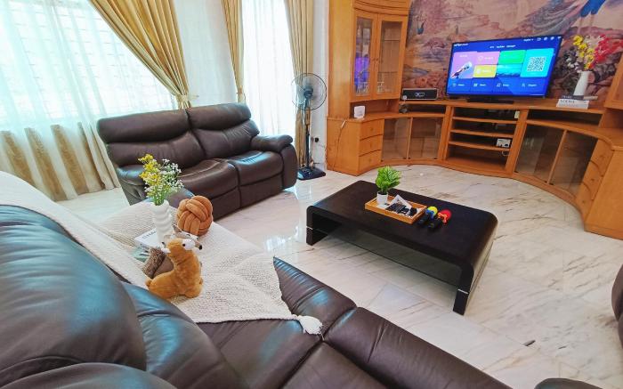 Twenty 1 Kawan Gathering House - PoolTable/Karaoke