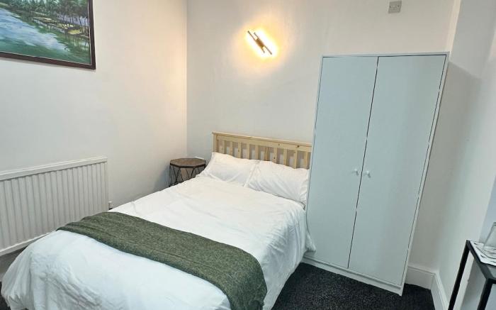 Room 9 NG3 2AZ