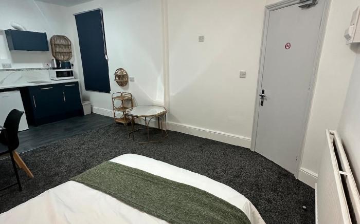 Room 9 NG3 2AZ