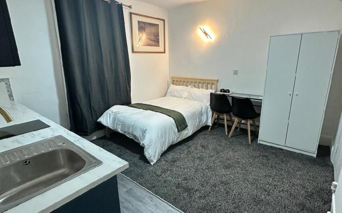 Room 7 NG3 2AZ