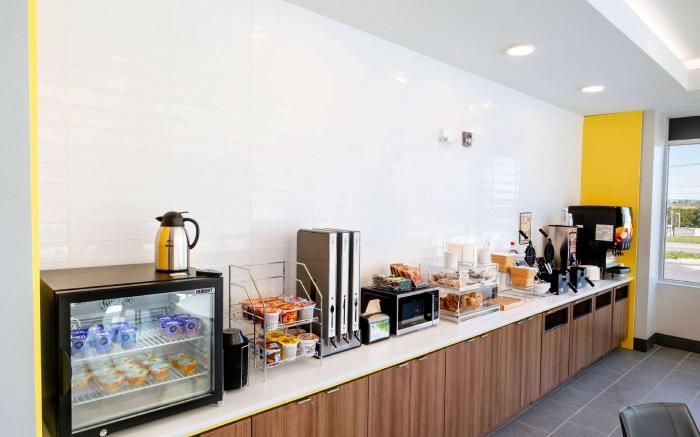 Microtel Inn & Suites by Wyndham Newark NY