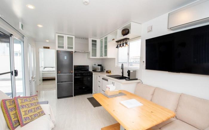 Aotearoa House NZ Style Yomitan, BBQ, Pizza Oven 