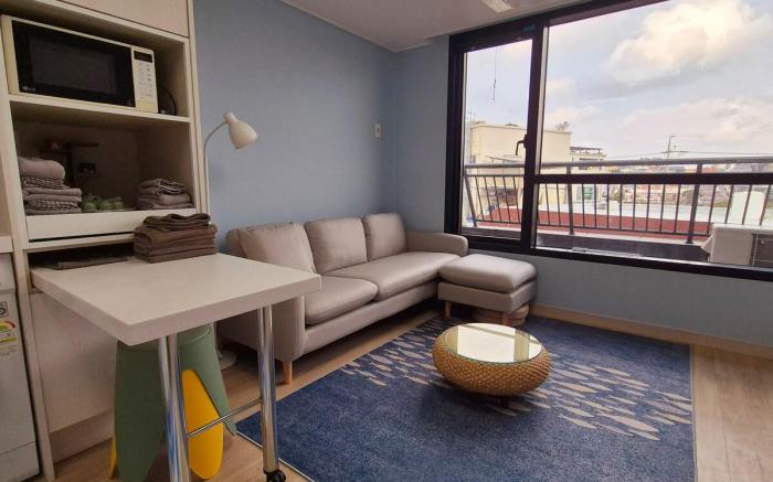 Colorful & Convenient Stay