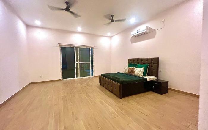 Stay Viable Farmhouse 5BHK C95