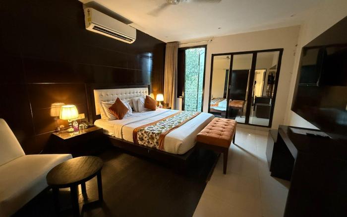 Hotel Grand Arcasia Saket - Near PVR Anupam