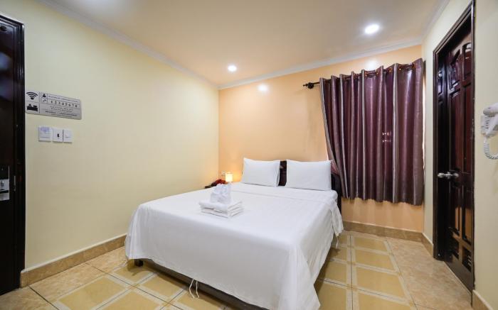 Rainbow Airport Hotel - Free Airport Pick Up And Drop Off