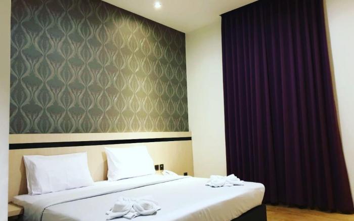 Blitz Hotel Batam Centre