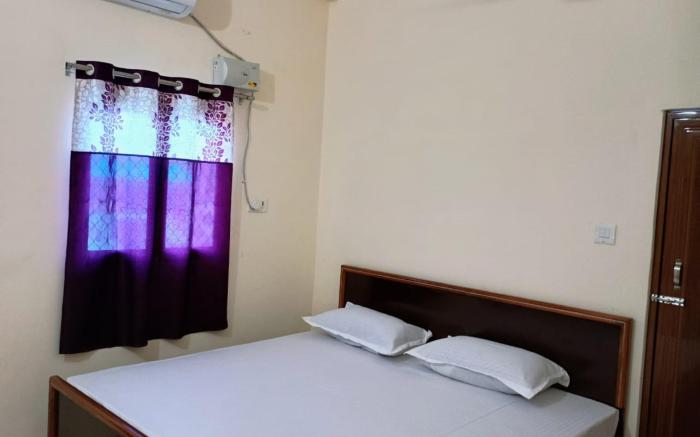 Goroomgo Ajay palace Ayodhya