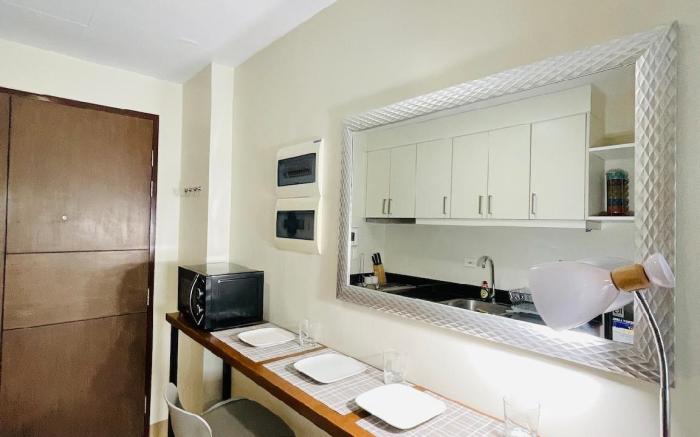 * *5 Modern Chic Studio