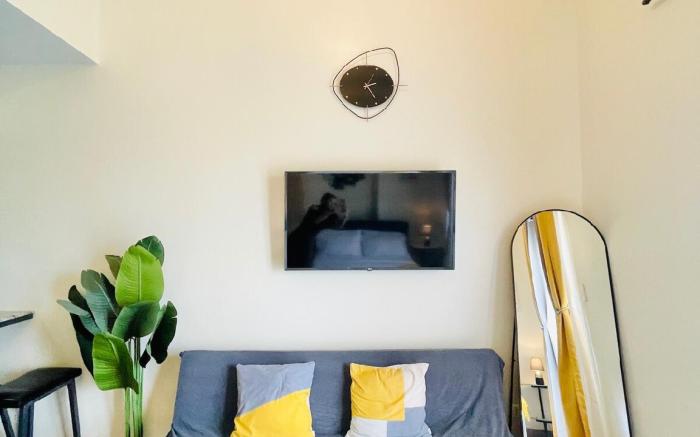 * *29 Chic Studio Escape