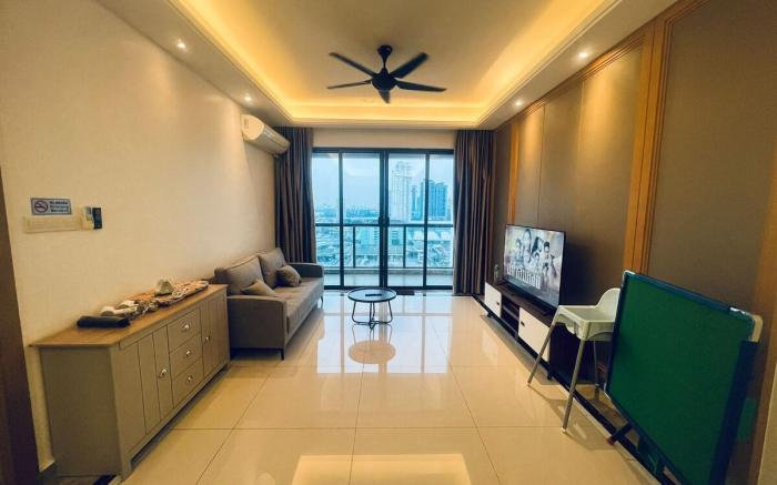 R&F City View @ 3 Bedroom Getaway 6-14pax Smart TV