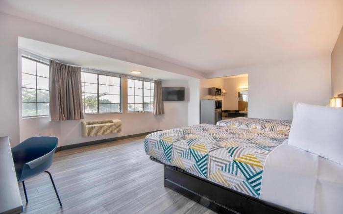 Motel 6 Marina, CA - Monterey