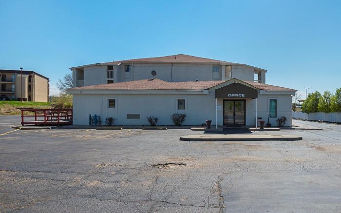 Motel 6 Blue Springs, MO
