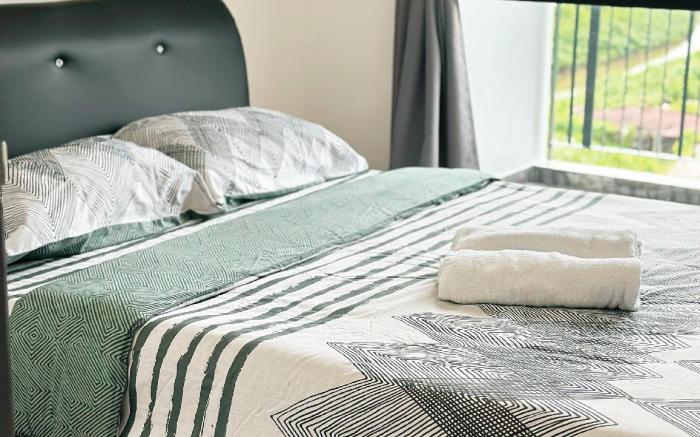 The Podium Residence 3R2B 7pax with Netflix