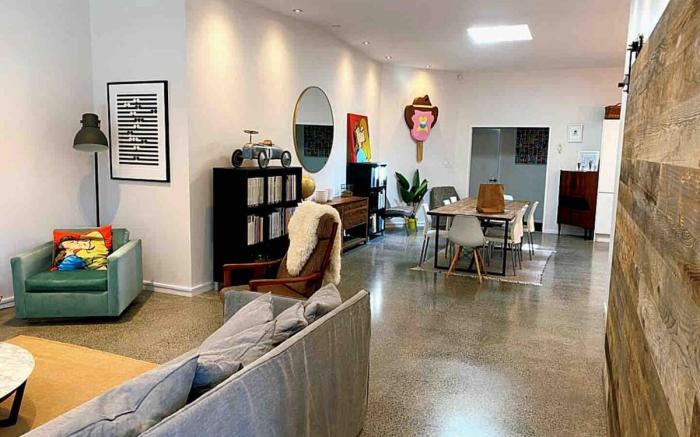 Designer, 4 Bd Converted Loft | Minutes to SkyCity