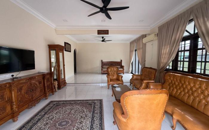 SAFFURA HOMESTAY MUAR