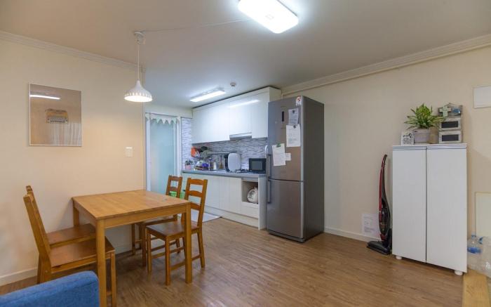 Coco House (Room 102)