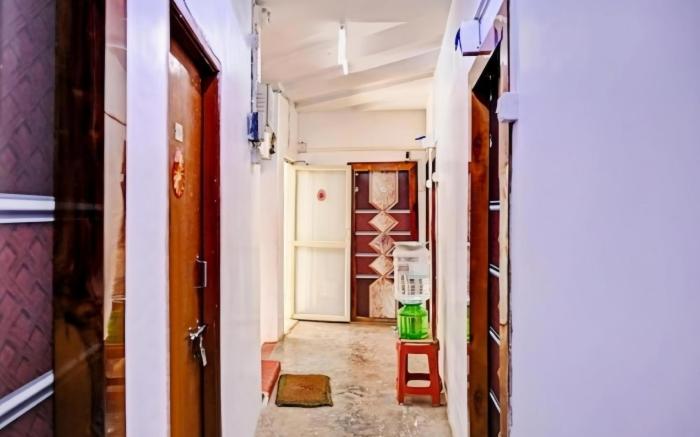 Om Shanti Guest House – Near Ruby General Hospital & Science City