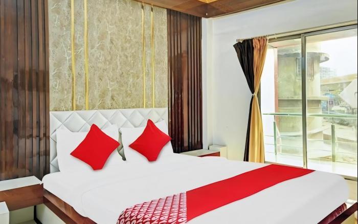 Om Shanti Guest House – Near Ruby General Hospital & Science City
