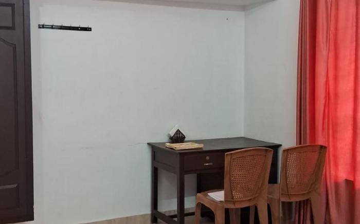 HOLIDAY APARTMENTS AND HOME STAY 