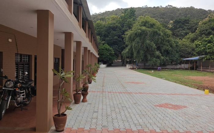 Le Selena Yelagiri
