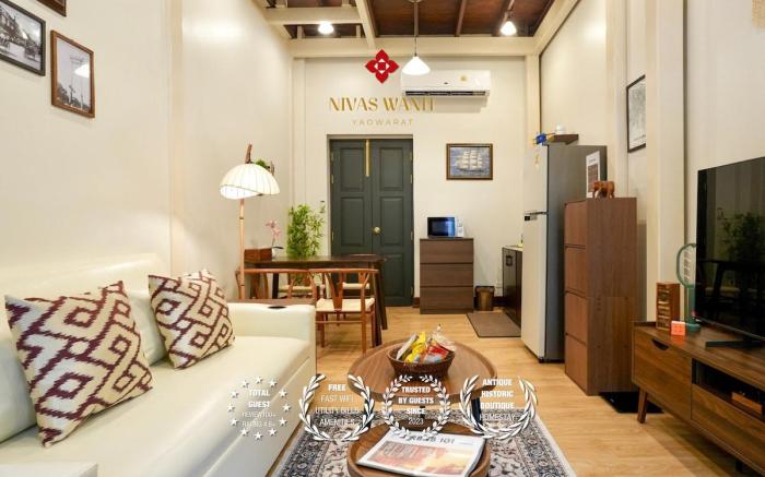 Historic 3BR+1SFB Chinatown MRT EntireHome 85SQM
