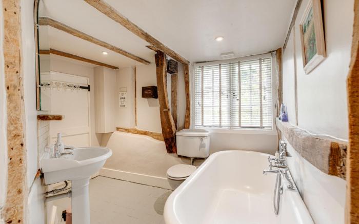Hunts Cottage - Pet friendly - From £200 Per Night