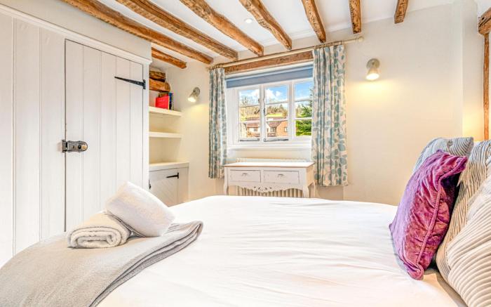 Hunts Cottage - Pet friendly - From £200 Per Night