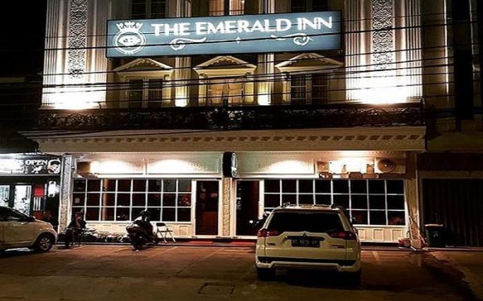 THE EMERALD INN