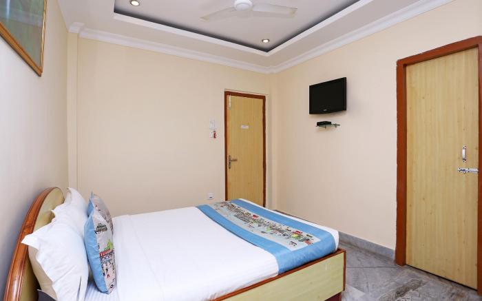 Vaccinated Staff- OYO 9924 Lisa Guest House