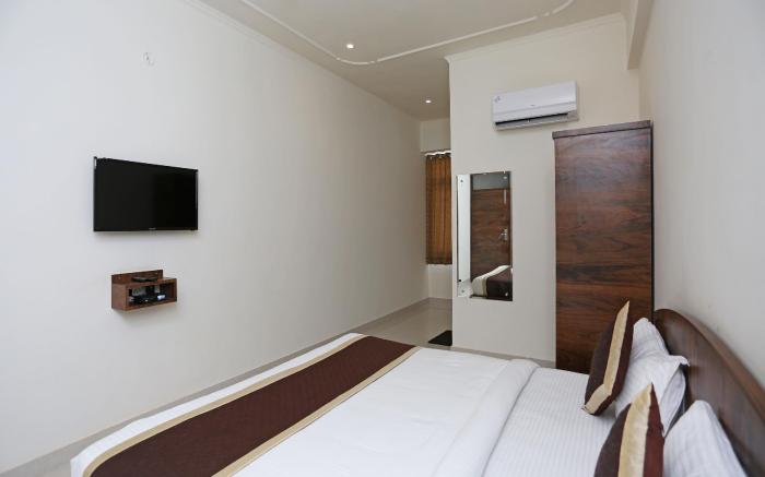 OYO 8425 Hotel Shiv Palace