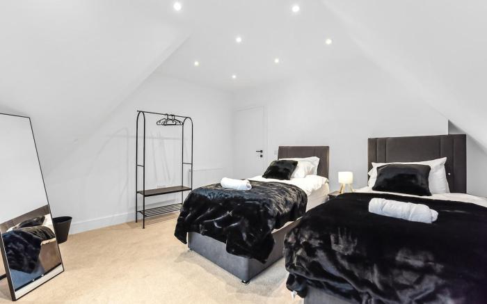 Modern 2 Bedroom Stay, Balcony, East Croydon