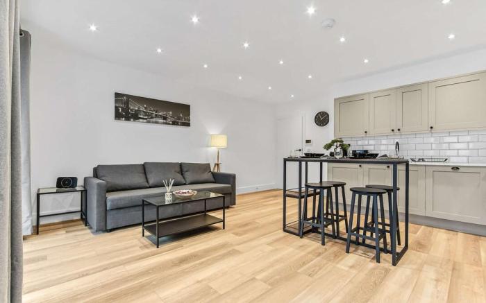 Modern 1 Bedroom Stay, Balcony, East Croydon