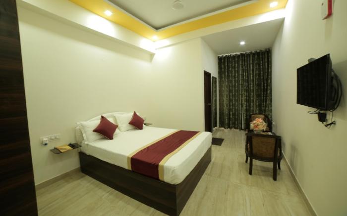 Goroomgo Skyee Residency Sarangpur Chandigarh