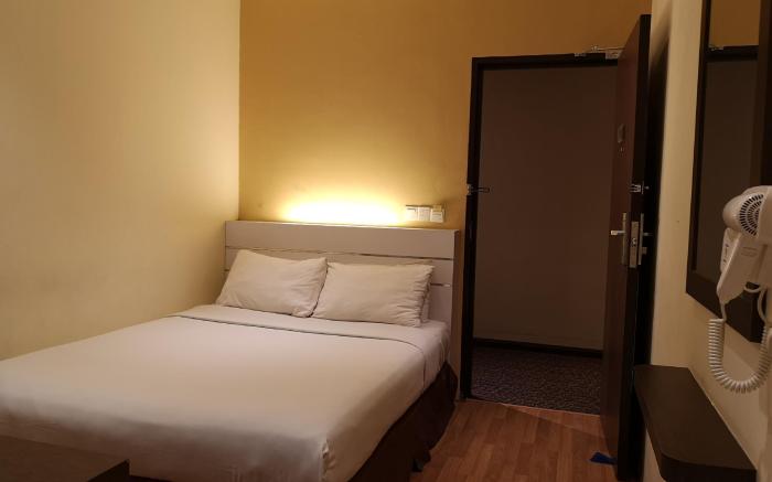 The V Hotel