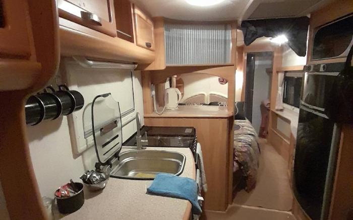 Cosy caravan off the street