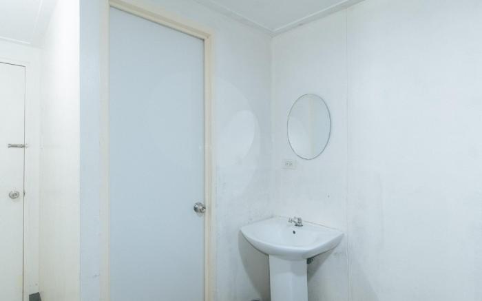 Metro Deluxe Residences near World Trade Center