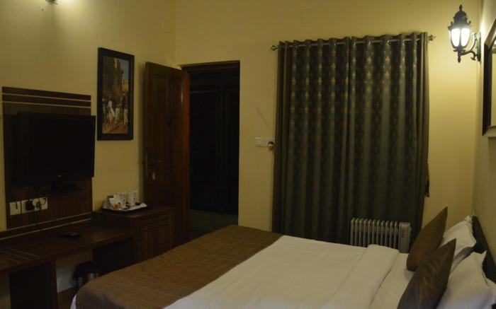 The colonial Manek Manor