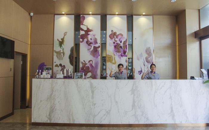 Lavande Hotels·Neijiang Heping Square