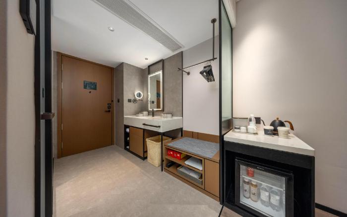 Atour Hotel Chengdu Jinniu Wanda Railway North Station