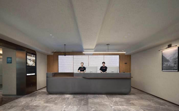 Atour Hotel Zhengzhou East Station East Square