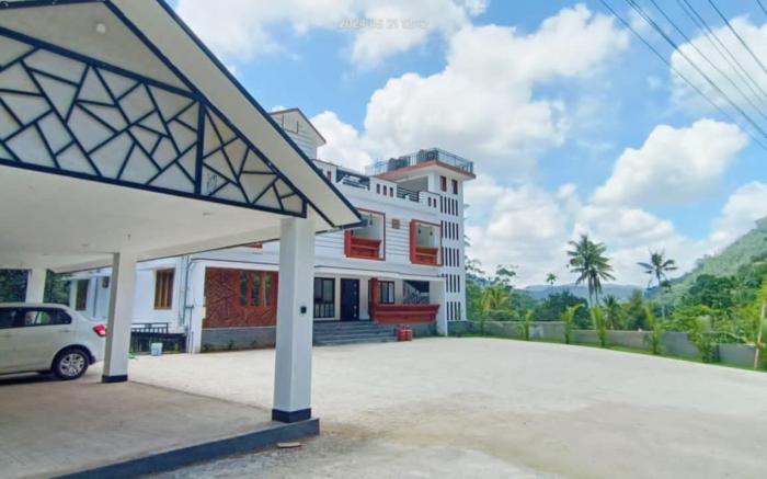 ELENJI MERRYWOODS Resort