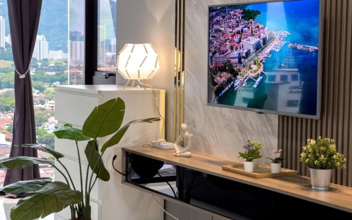Comfy Sunny Suite /w Skypool 2BR 11pax @GeorgeTown