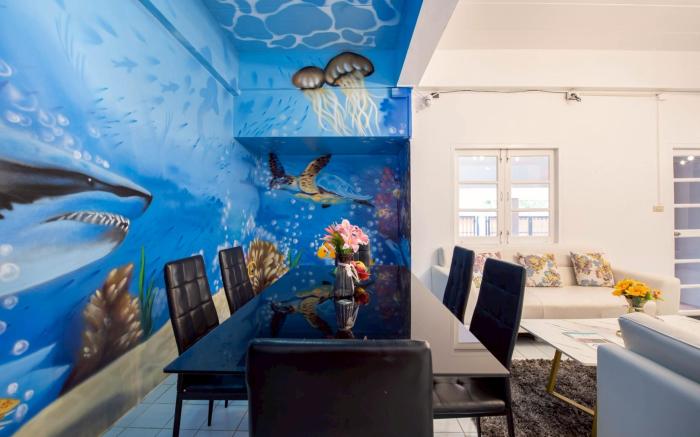 BEACH SIDE! Sleeps 30! Pool Table, Darts, BBQ, BAR