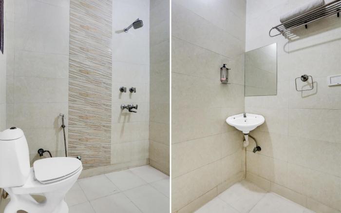 Hotel O East Punjabi Bagh Near Metro Station