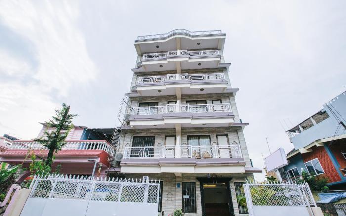 OYO 11454 Hotel Garuda Inn